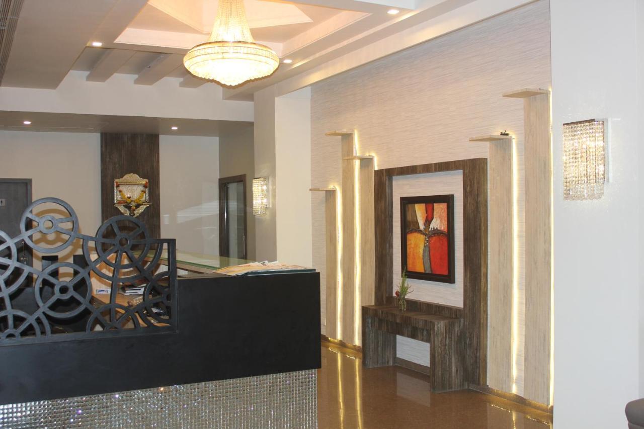 Nimantran Hotell Navi Mumbai Eksteriør bilde