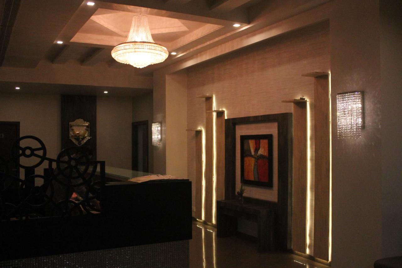 Nimantran Hotell Navi Mumbai Eksteriør bilde