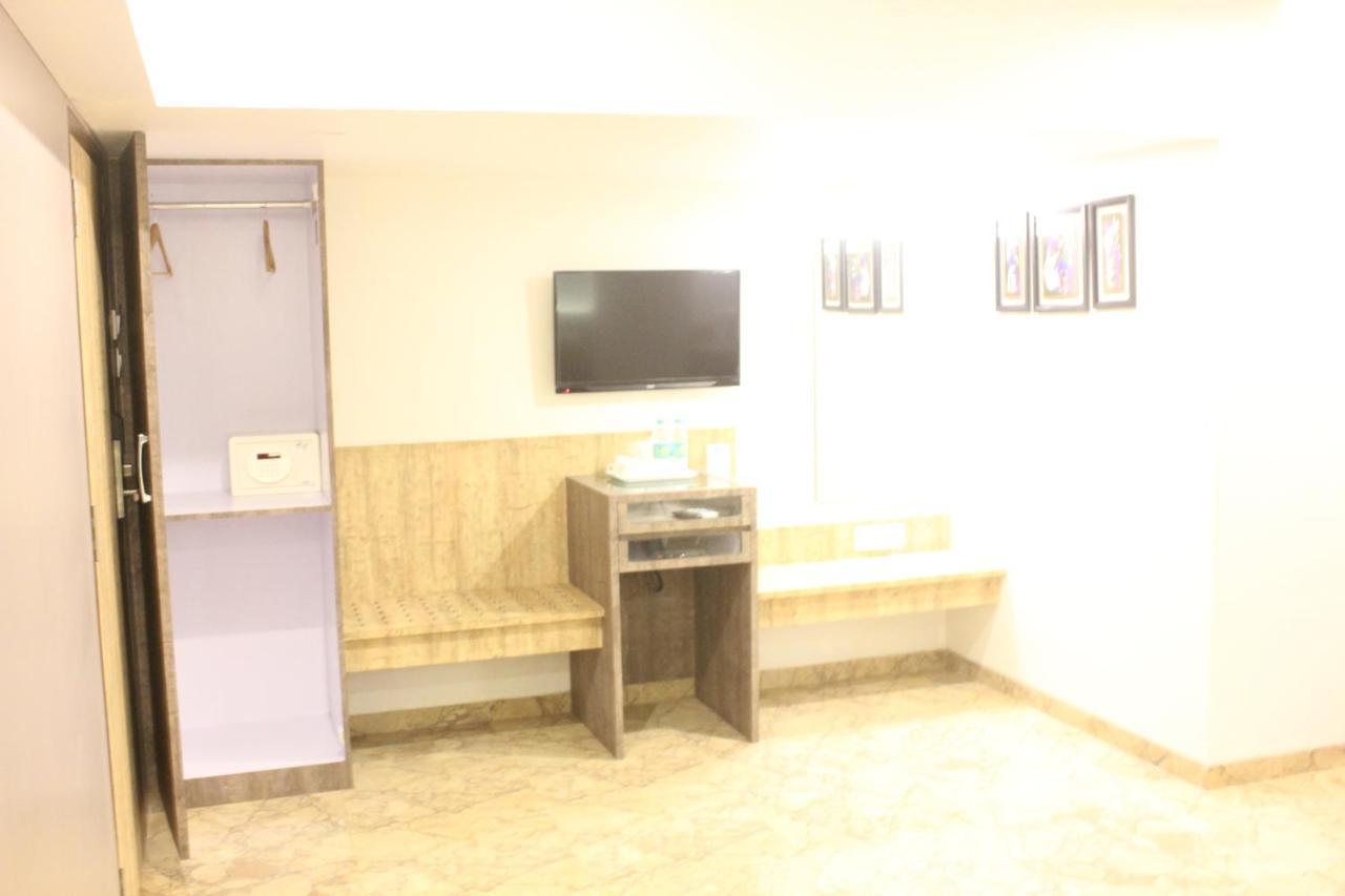 Nimantran Hotell Navi Mumbai Eksteriør bilde