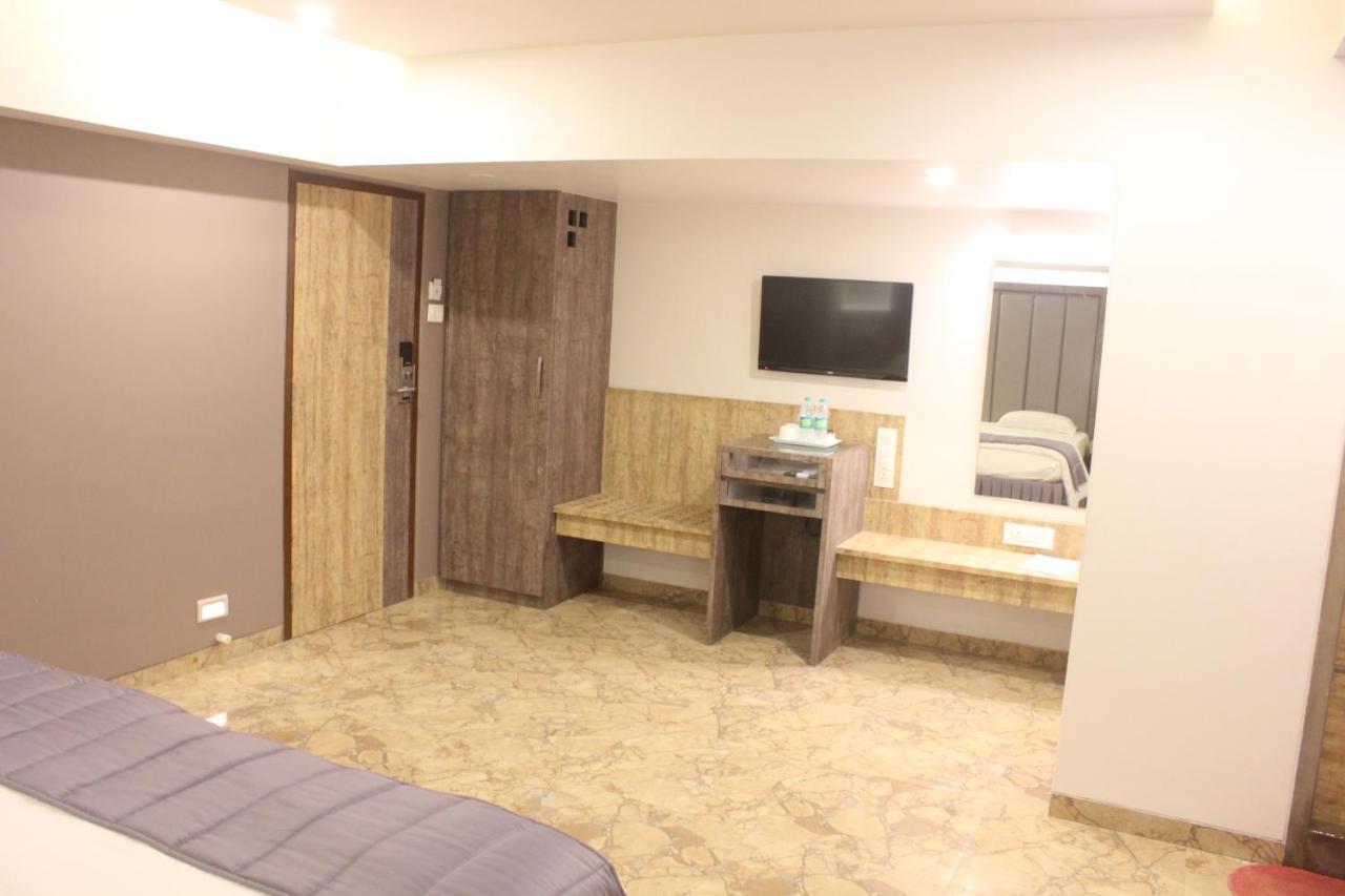 Nimantran Hotell Navi Mumbai Eksteriør bilde