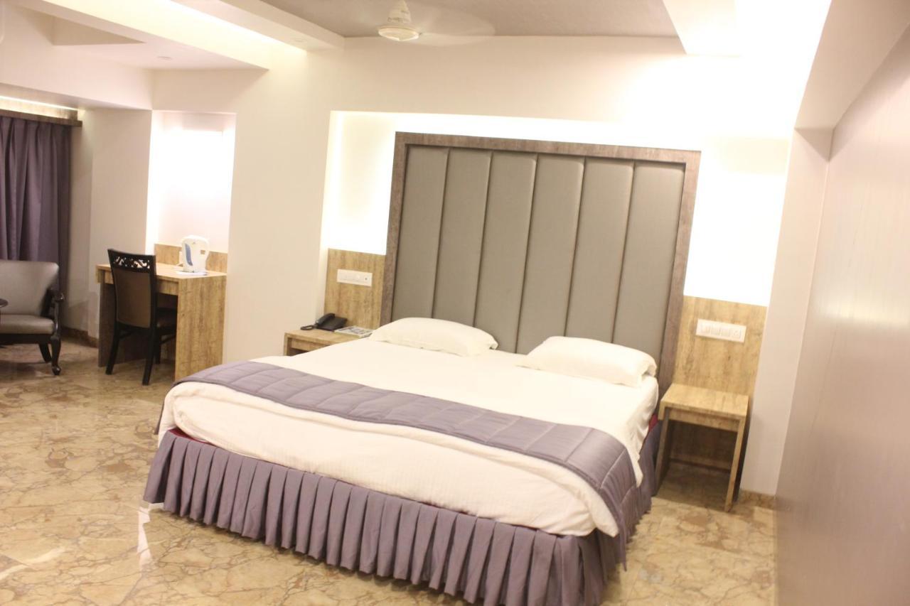 Nimantran Hotell Navi Mumbai Eksteriør bilde