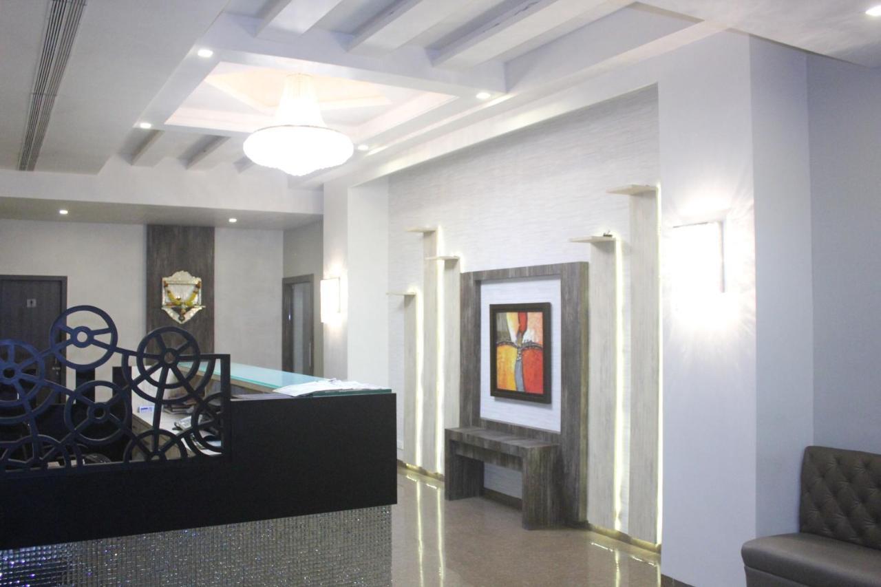 Nimantran Hotell Navi Mumbai Eksteriør bilde