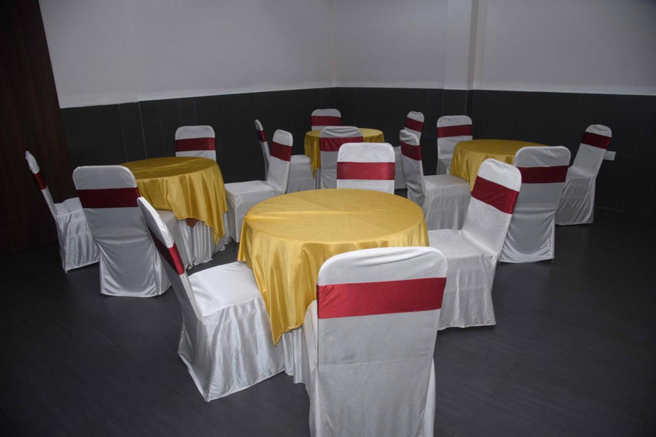 Nimantran Hotell Navi Mumbai Eksteriør bilde