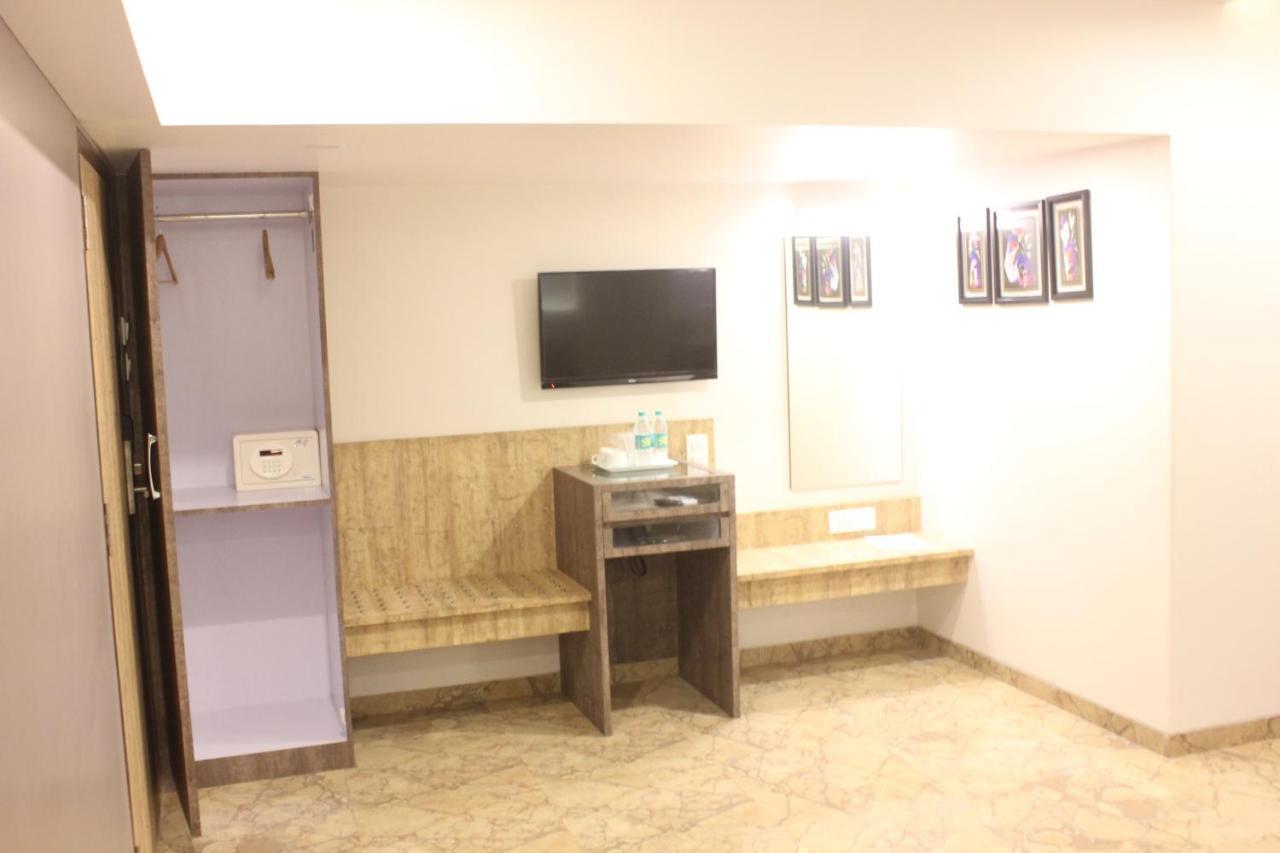 Nimantran Hotell Navi Mumbai Eksteriør bilde