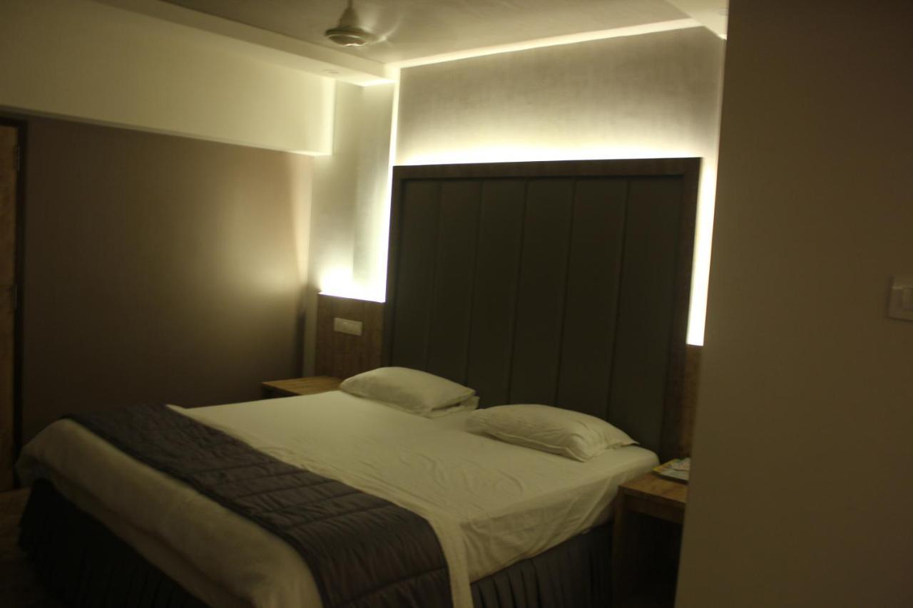 Nimantran Hotell Navi Mumbai Eksteriør bilde
